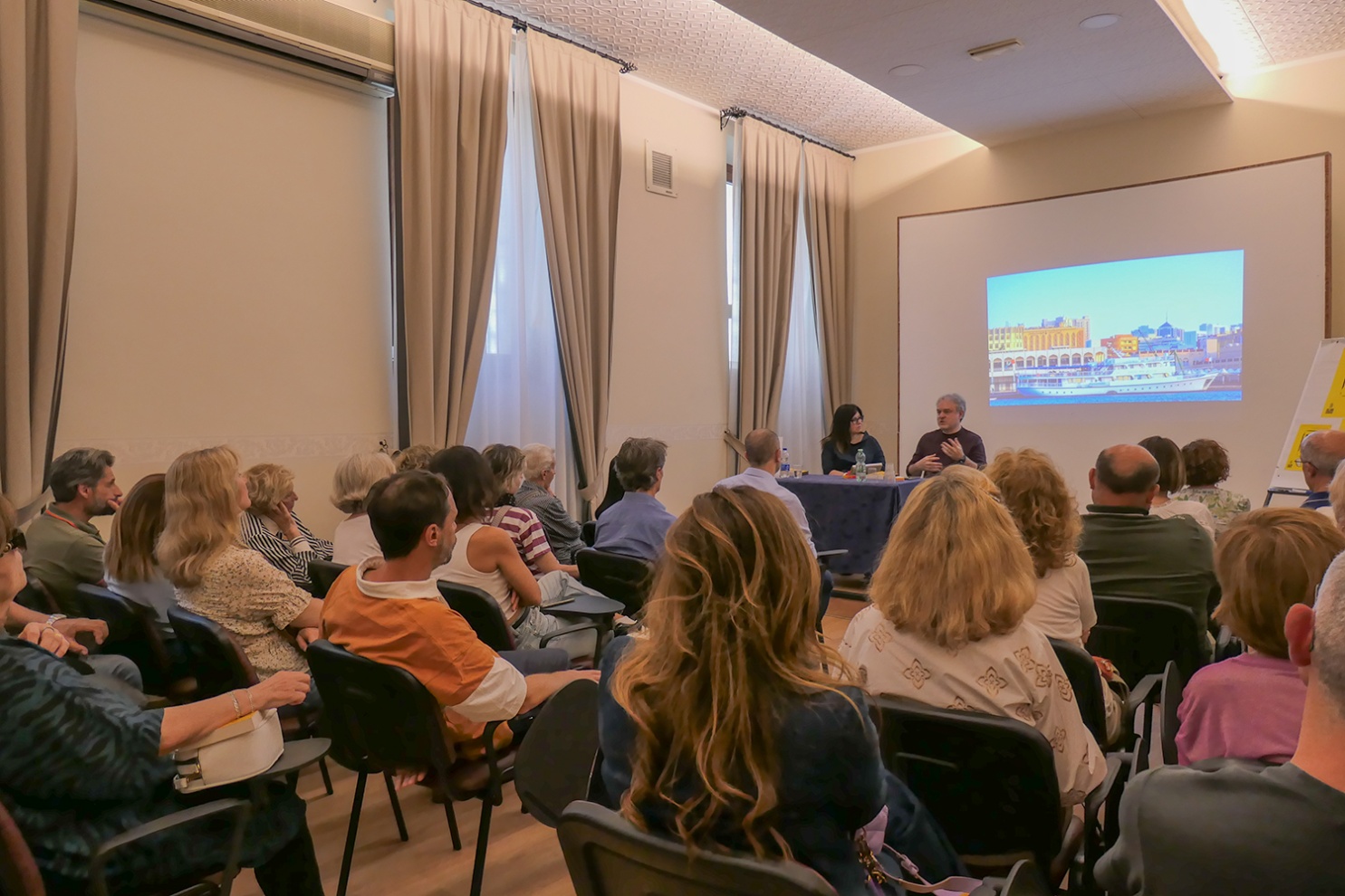 Presentazione Una supercar abbandonata