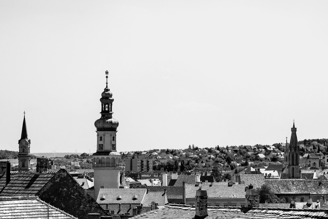 Vista di Sopron con la torre del fuoco.