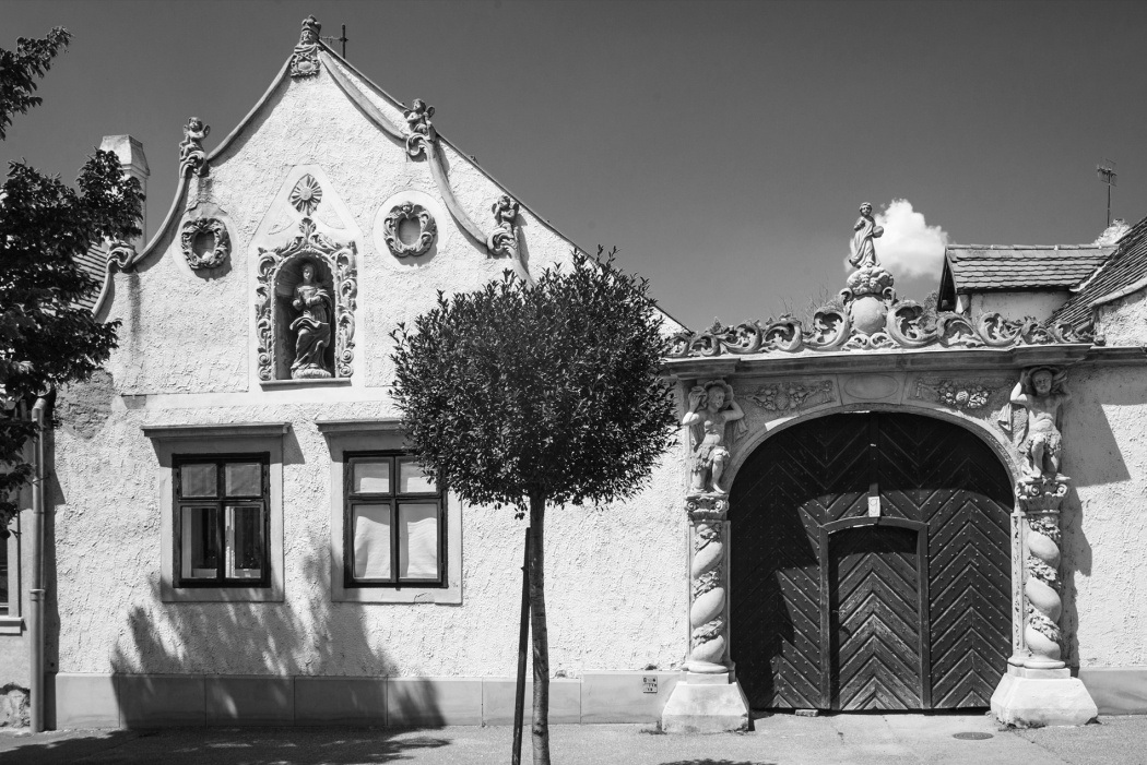 Casa Moresca - Una delle due case moresche in Via San Michele